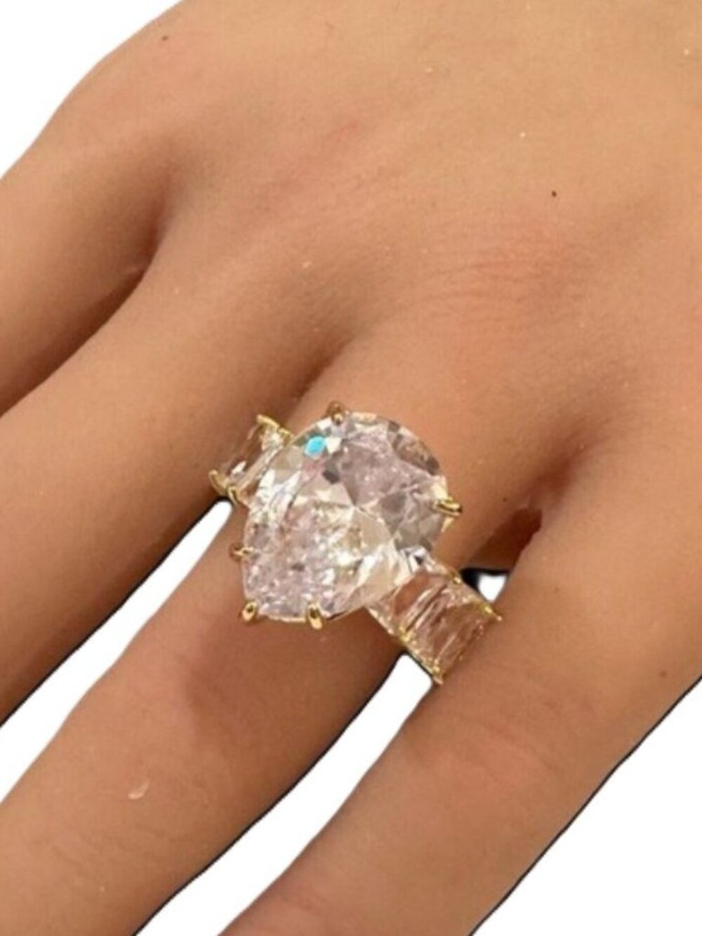 Pear Cut Center Ring Gold Tone Simulated Stone Size 8 AB Sparkle Womens Gift